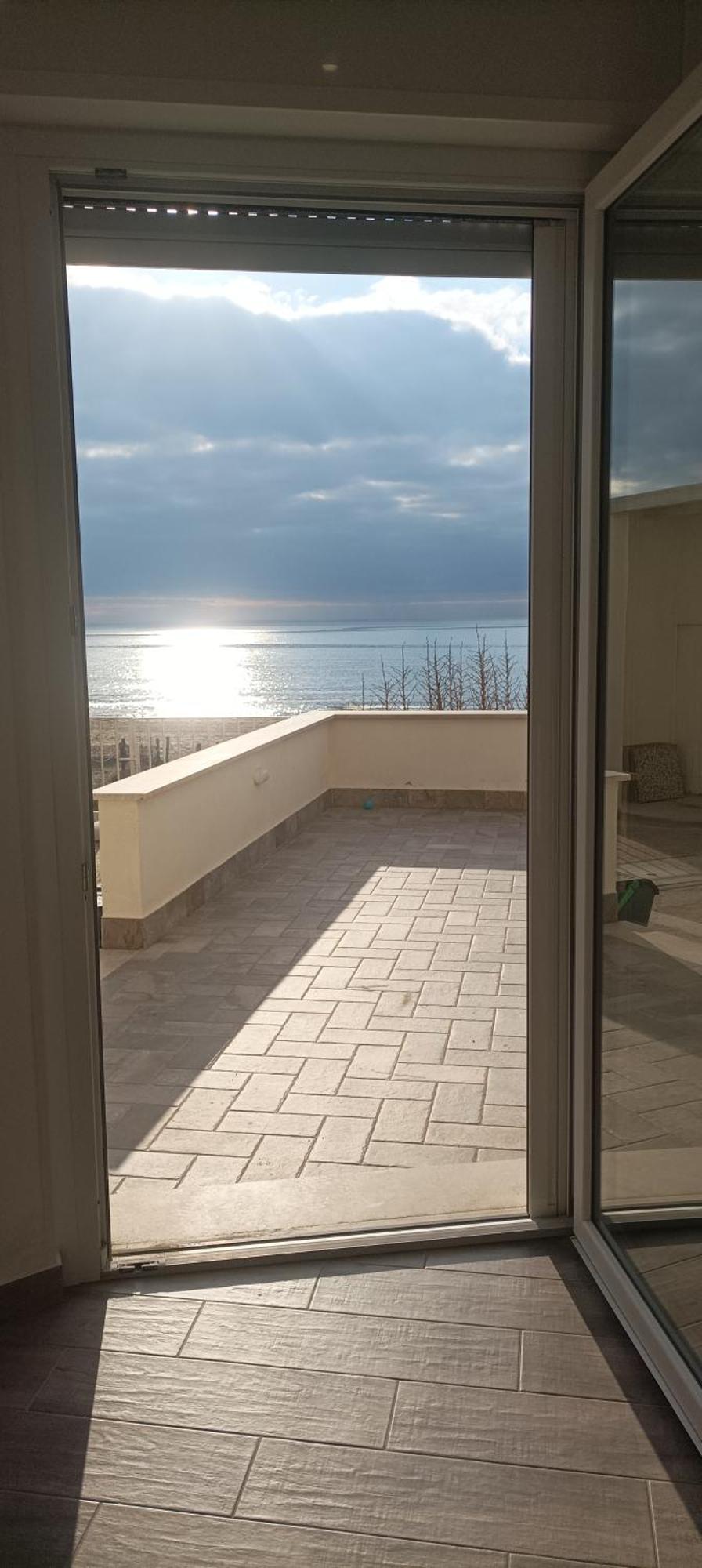 The Suite On The Beach Torvaianica Esterno foto