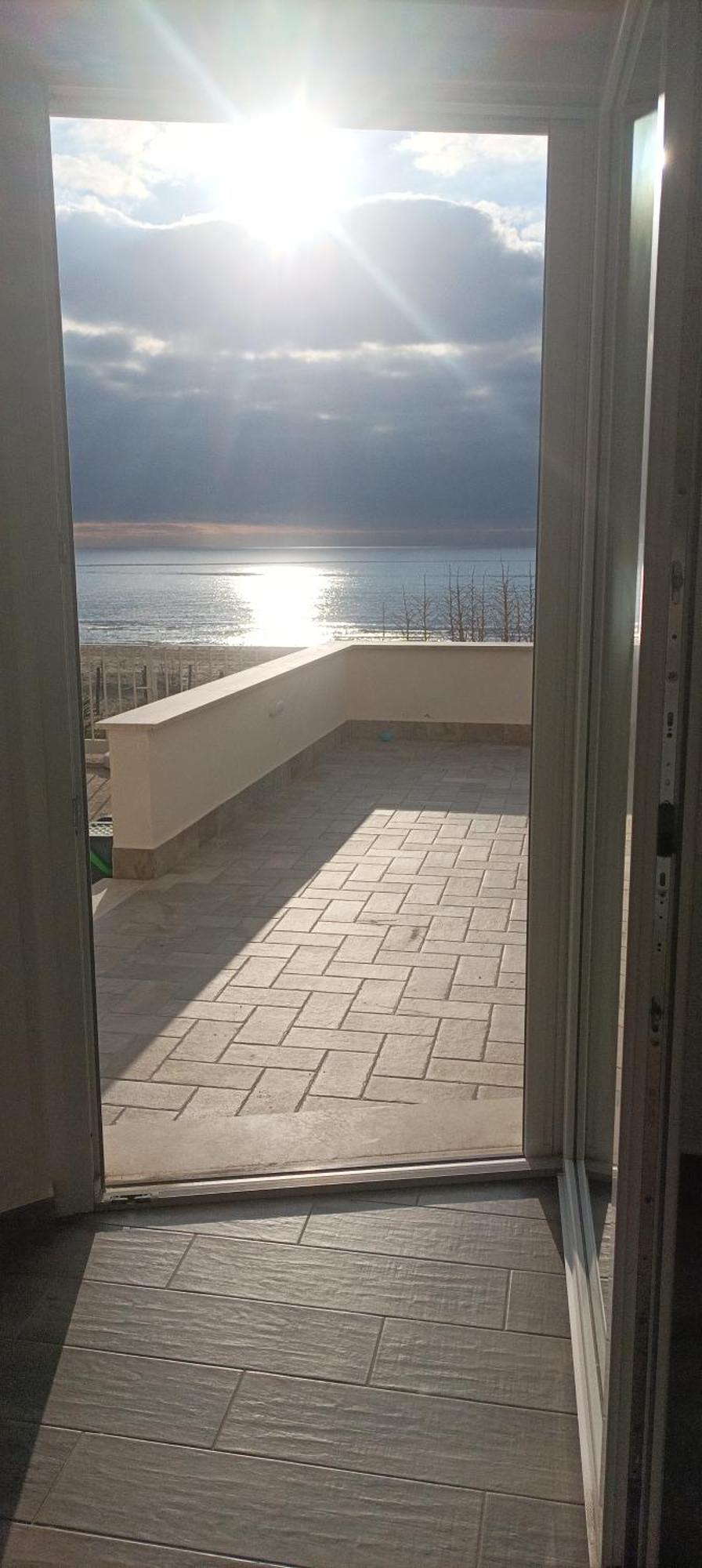 The Suite On The Beach Torvaianica Esterno foto