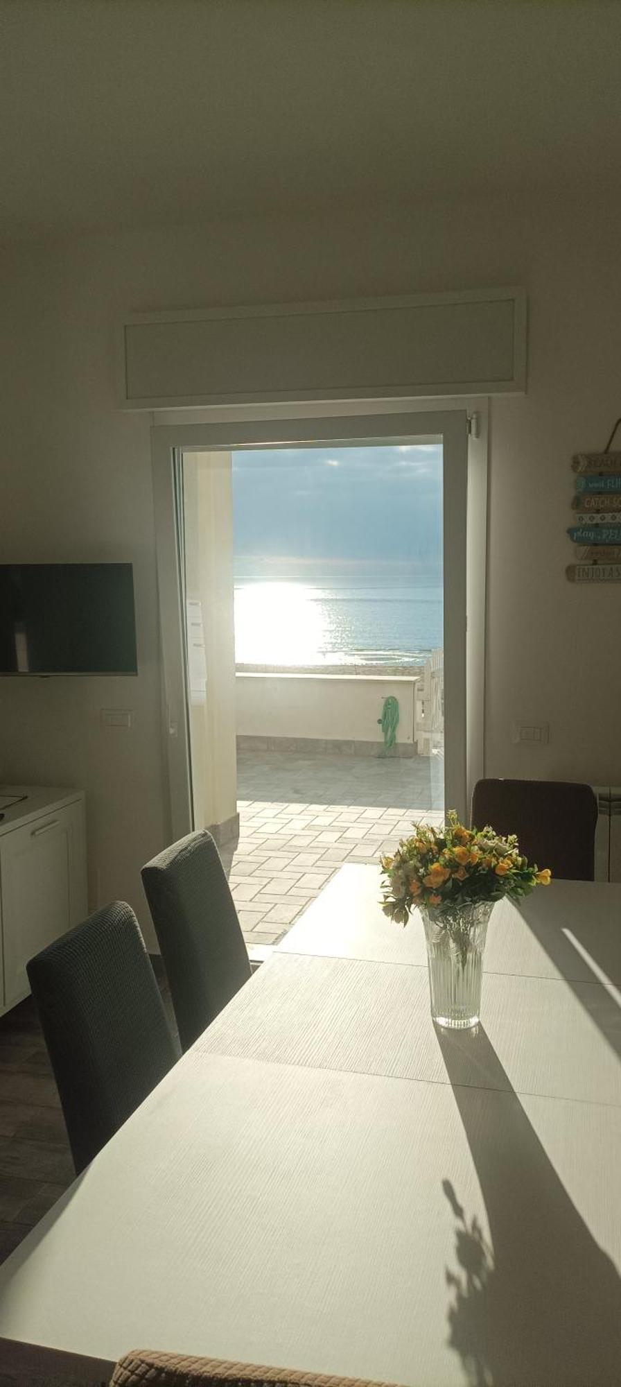 The Suite On The Beach Torvaianica Esterno foto